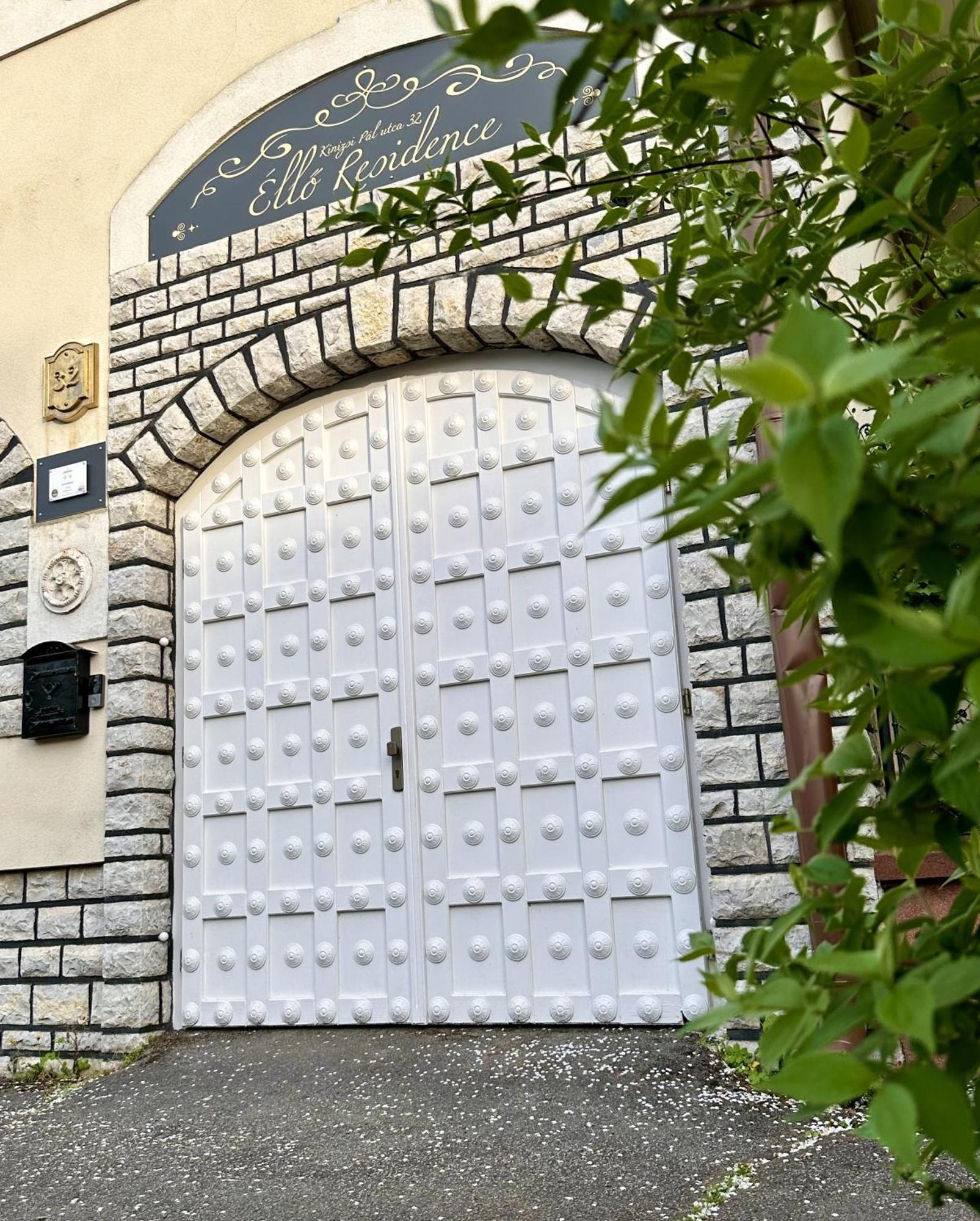 Hotel Éllő Panzió Veszprém Exterior foto